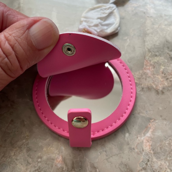 NWT Benefit Makeup Setting Spray and Mirrored Key Chain - Picture 4 of 6